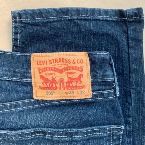 Levi's 505 Straight Fit Jeans. Size: 33 Waist - 32 Length. Colour: dark blue - Picture 2 of 5